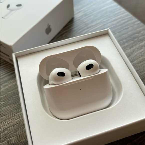 AirPod Gen 4